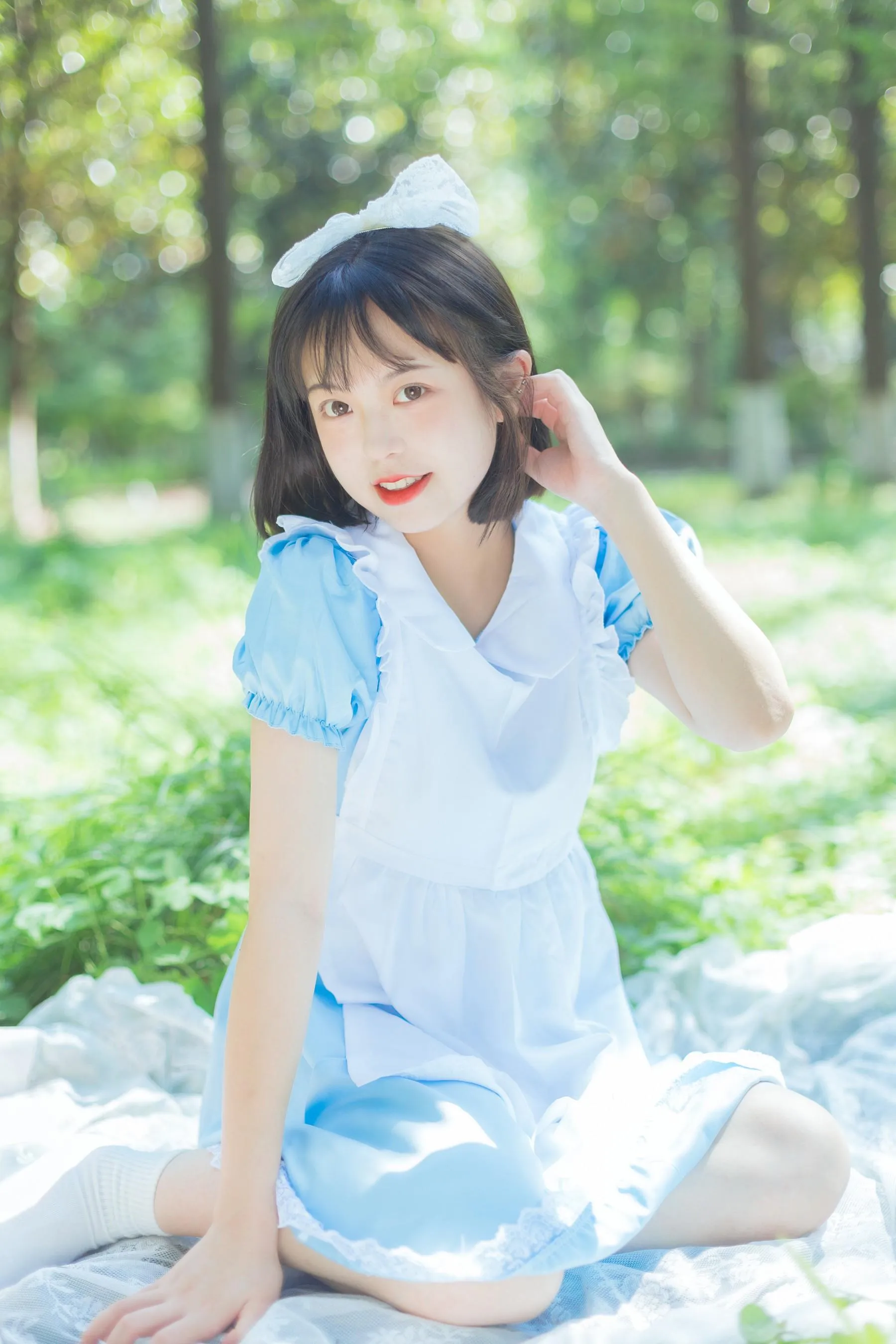 [YITUYU艺图语]2022.08.05 雏菊和草莓 哈吉麻花 [32P]插图